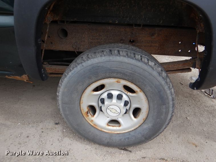 image for item DL8772 2005 Chevrolet Silverado 2500HD  pickup truck