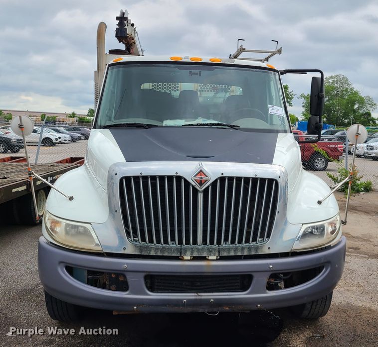 image for item DL8778 2013 International DuraStar 4300  utility / service truck