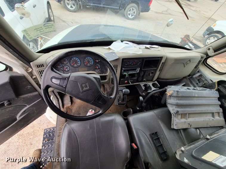 image for item DL8778 2013 International DuraStar 4300  utility / service truck