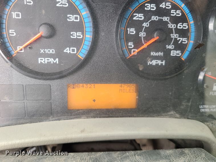 image for item DL8778 2013 International DuraStar 4300  utility / service truck