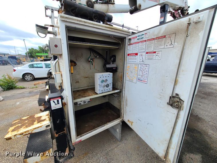 image for item DL8778 2013 International DuraStar 4300  utility / service truck