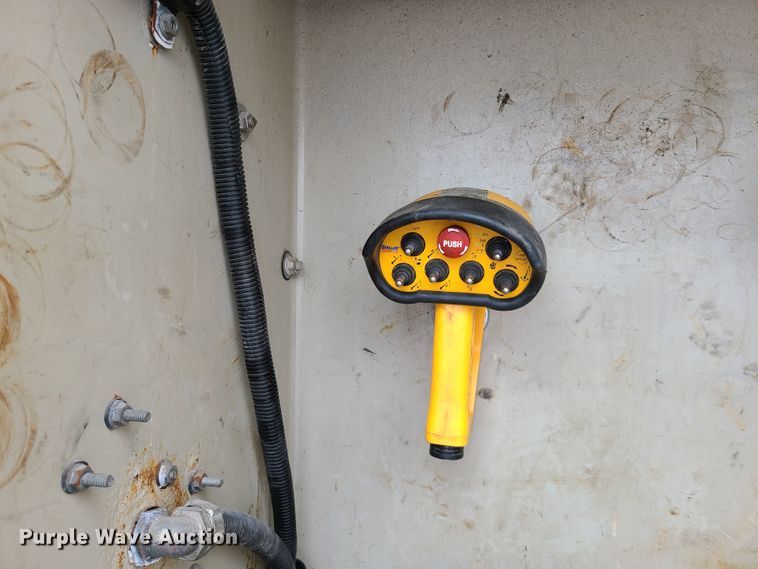 image for item DL8778 2013 International DuraStar 4300  utility / service truck