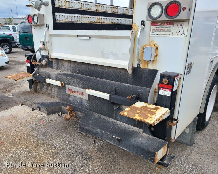 image for item DL8778 2013 International DuraStar 4300  utility / service truck