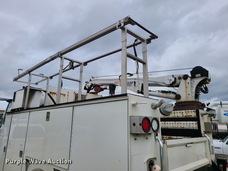 image for item DL8778 2013 International DuraStar 4300  utility / service truck