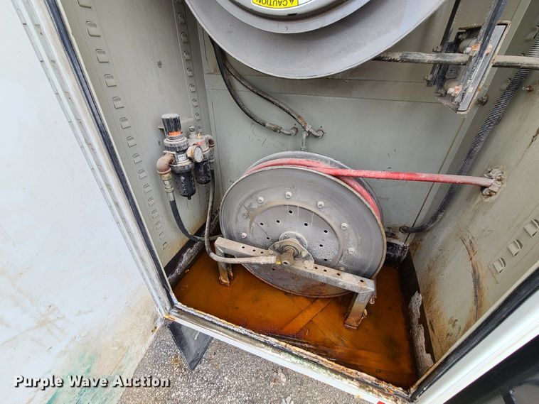 image for item DL8778 2013 International DuraStar 4300  utility / service truck