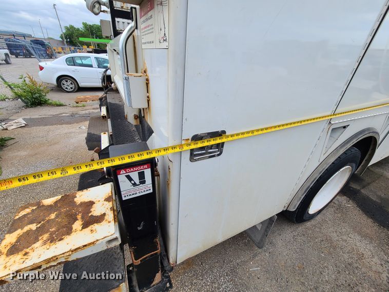 image for item DL8778 2013 International DuraStar 4300  utility / service truck