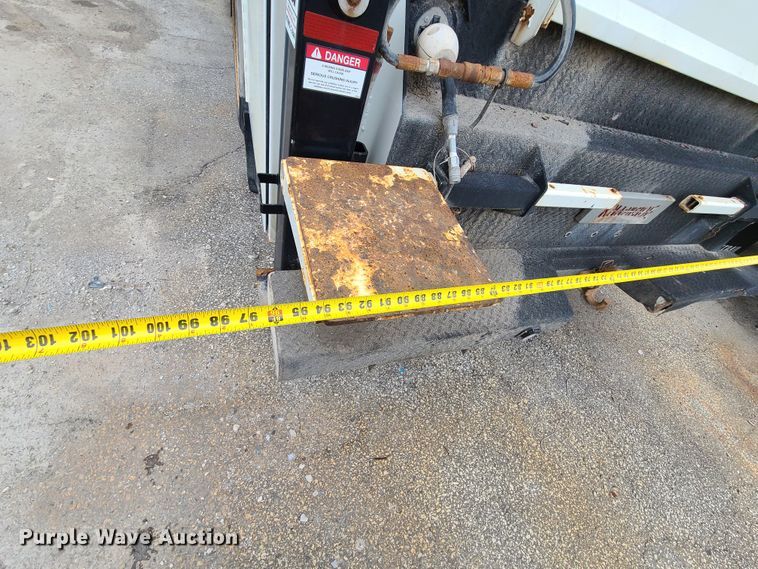 image for item DL8778 2013 International DuraStar 4300  utility / service truck