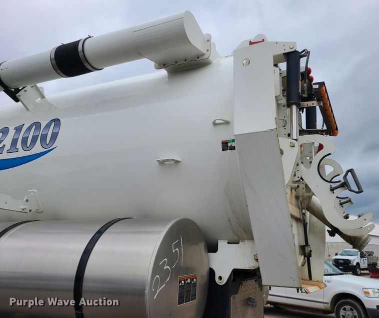 image for item DL8781 2015 International WorkStar 7400  sewer jetter truck