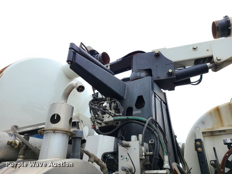 image for item DL8781 2015 International WorkStar 7400  sewer jetter truck