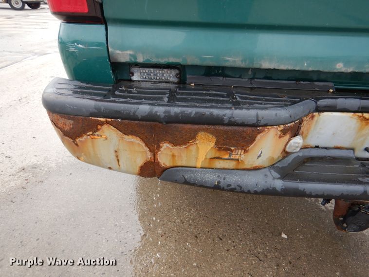 image for item DL8785 2006 Chevrolet Silverado 2500HD  pickup truck