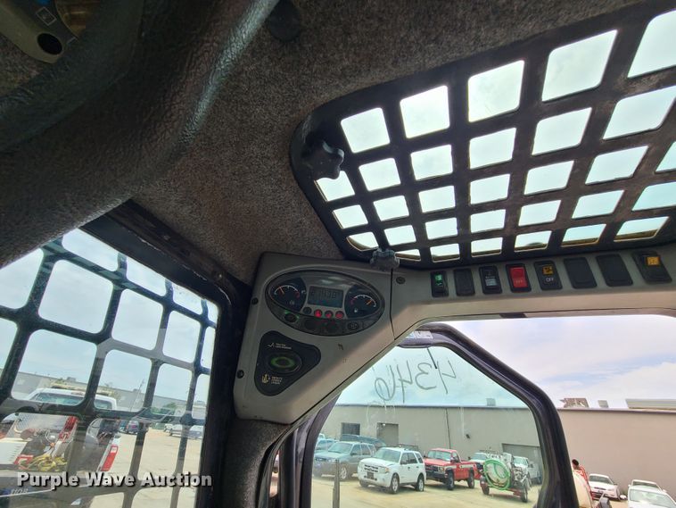 image for item DL8792 2009 Bobcat S300  skid steer loader