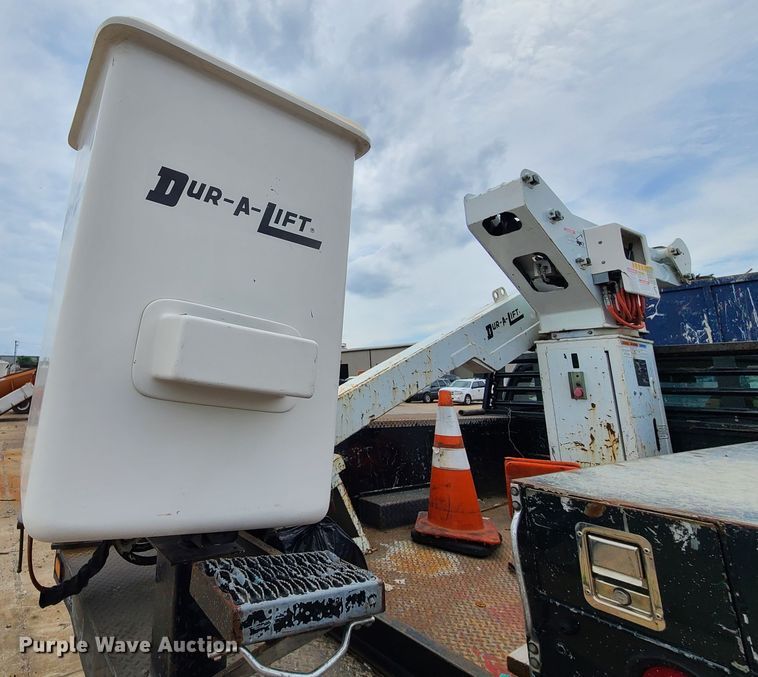 image for item DL8794 2007 Ford F550 Super Duty  bucket truck