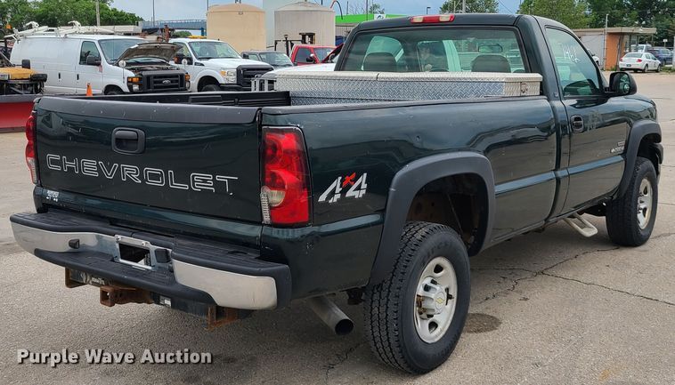 image for item DL8799 2005 Chevrolet Silverado 2500HD  pickup truck