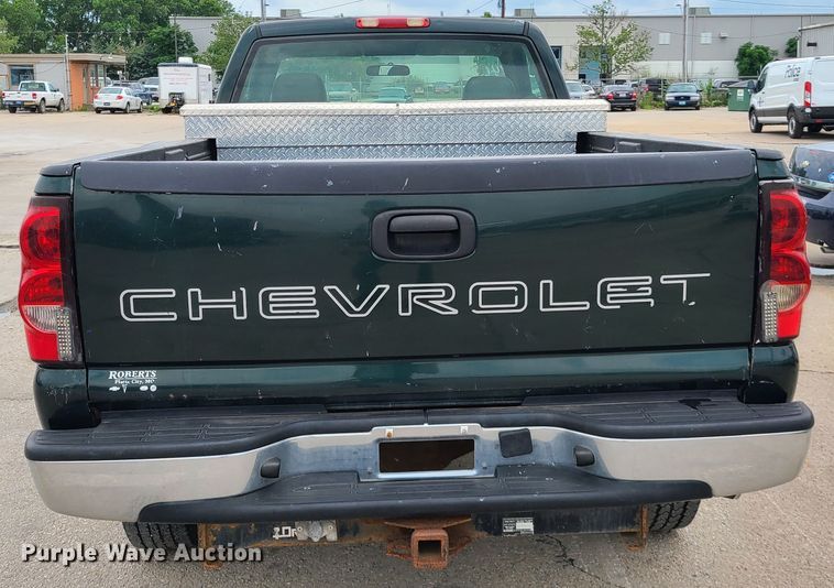 image for item DL8799 2005 Chevrolet Silverado 2500HD  pickup truck