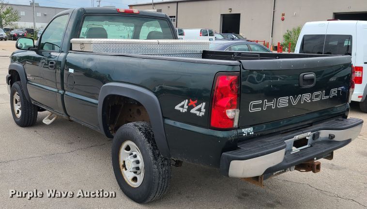 image for item DL8799 2005 Chevrolet Silverado 2500HD  pickup truck