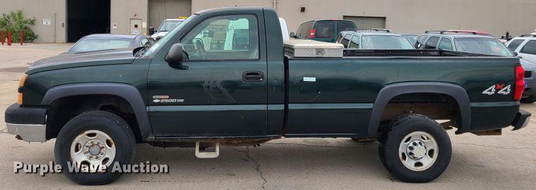 image for item DL8799 2005 Chevrolet Silverado 2500HD  pickup truck