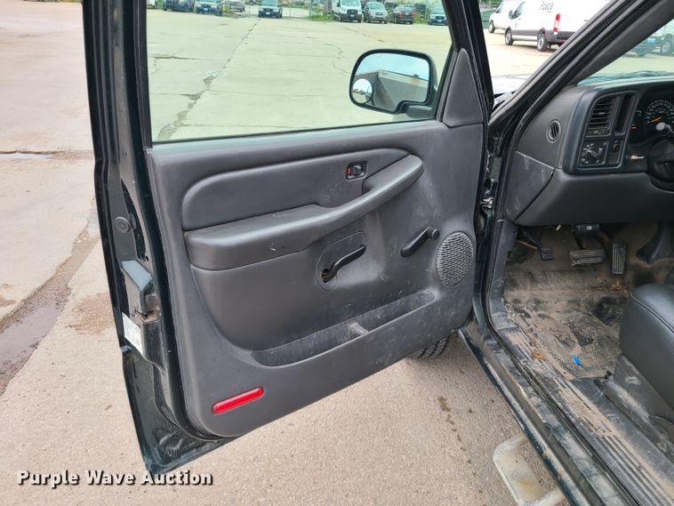 image for item DL8799 2005 Chevrolet Silverado 2500HD  pickup truck