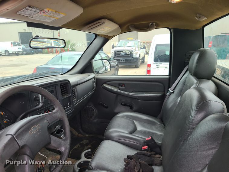 image for item DL8799 2005 Chevrolet Silverado 2500HD  pickup truck