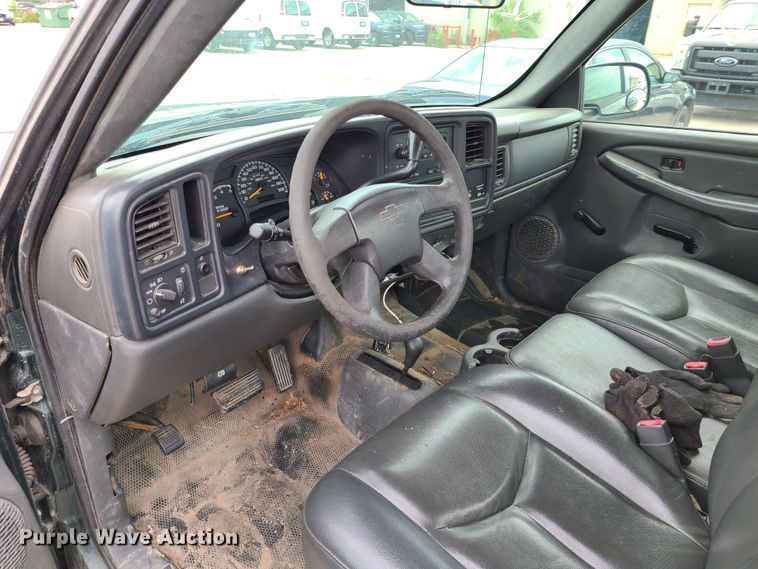 image for item DL8799 2005 Chevrolet Silverado 2500HD  pickup truck