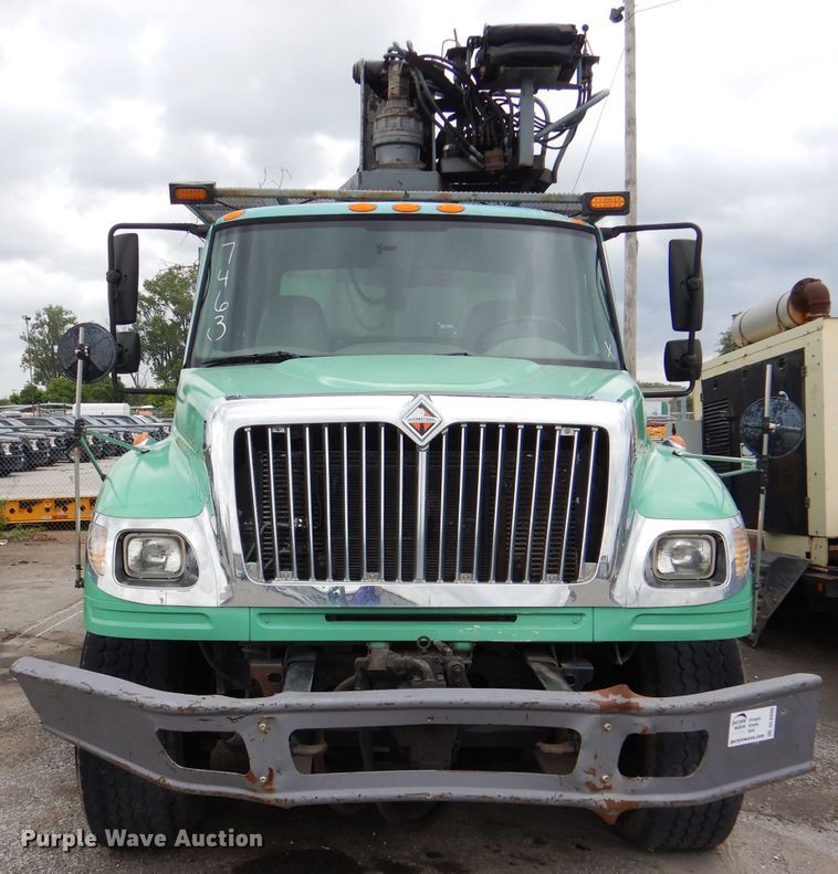 image for item DL8806 2007 International 7600  crane truck