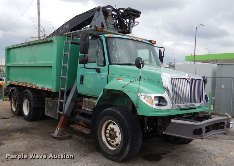 image for item DL8806 2007 International 7600  crane truck