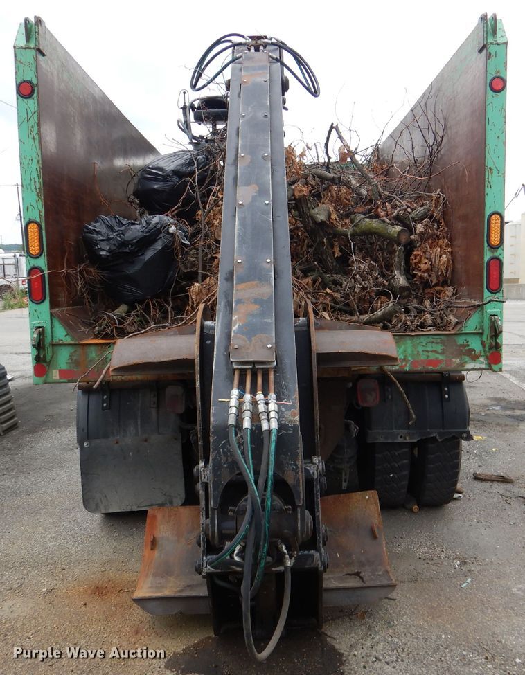 image for item DL8806 2007 International 7600  crane truck