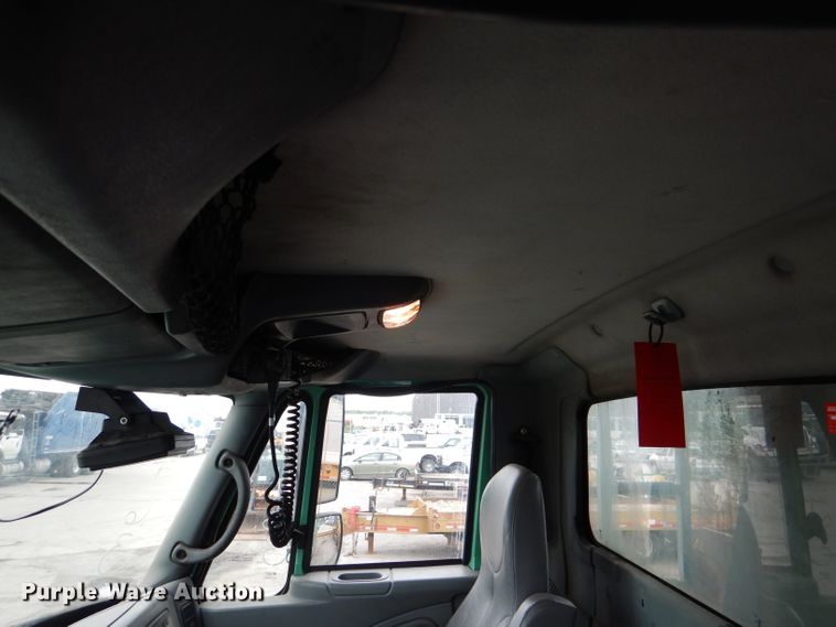 image for item DL8806 2007 International 7600  crane truck