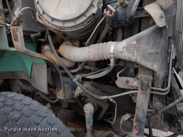 image for item DL8806 2007 International 7600  crane truck