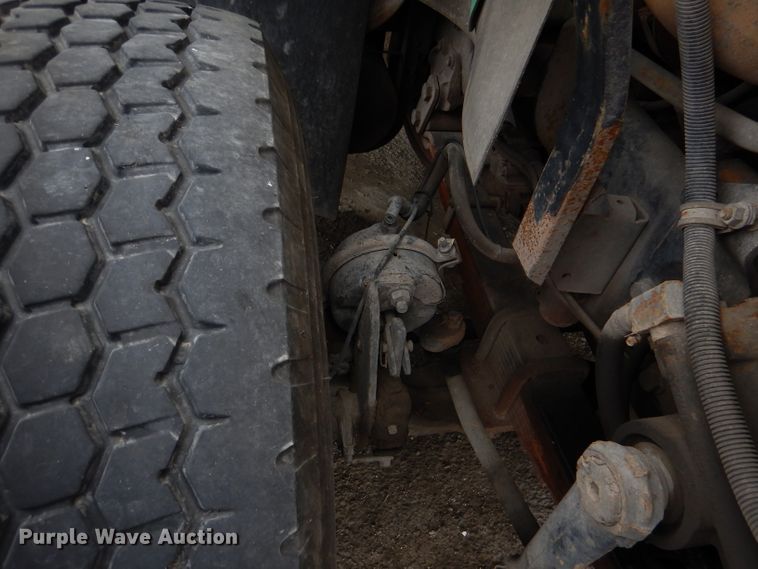 image for item DL8806 2007 International 7600  crane truck