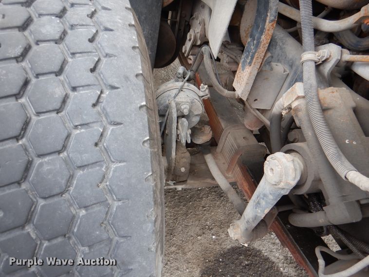 image for item DL8806 2007 International 7600  crane truck