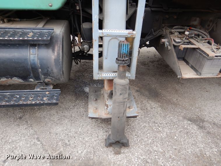 image for item DL8806 2007 International 7600  crane truck