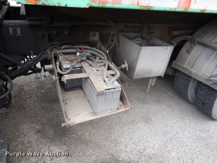 image for item DL8806 2007 International 7600  crane truck