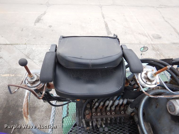 image for item DL8806 2007 International 7600  crane truck