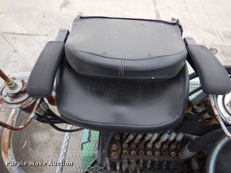 image for item DL8806 2007 International 7600  crane truck