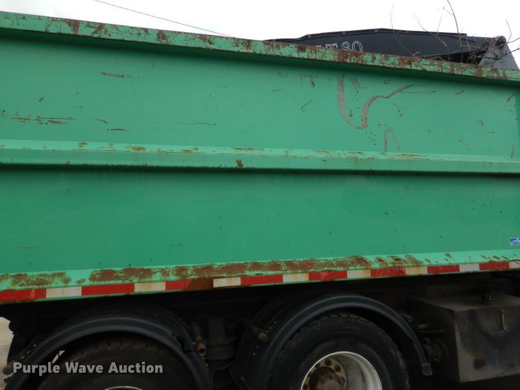 image for item DL8806 2007 International 7600  crane truck