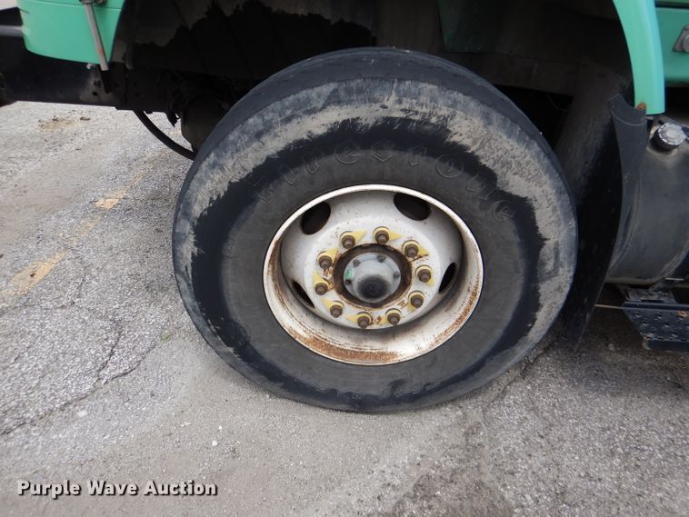 image for item DL8806 2007 International 7600  crane truck