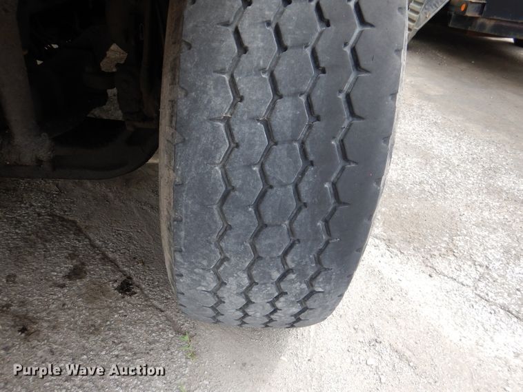 image for item DL8806 2007 International 7600  crane truck