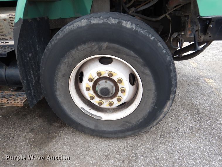 image for item DL8806 2007 International 7600  crane truck