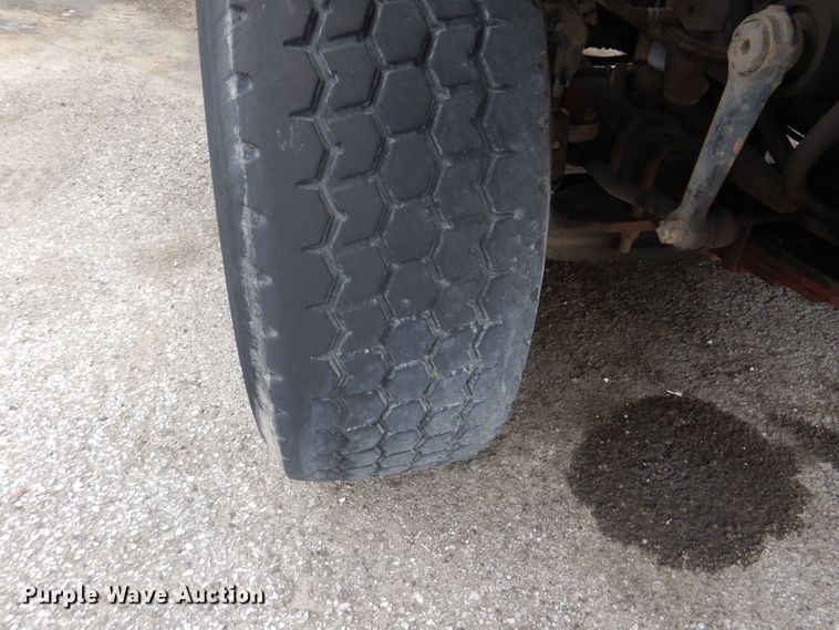 image for item DL8806 2007 International 7600  crane truck