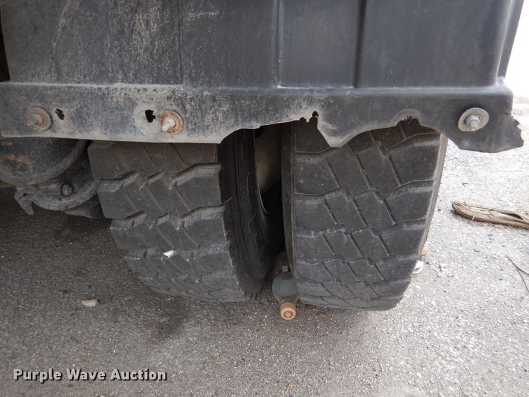 image for item DL8806 2007 International 7600  crane truck