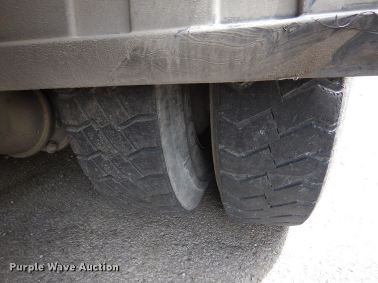 image for item DL8806 2007 International 7600  crane truck