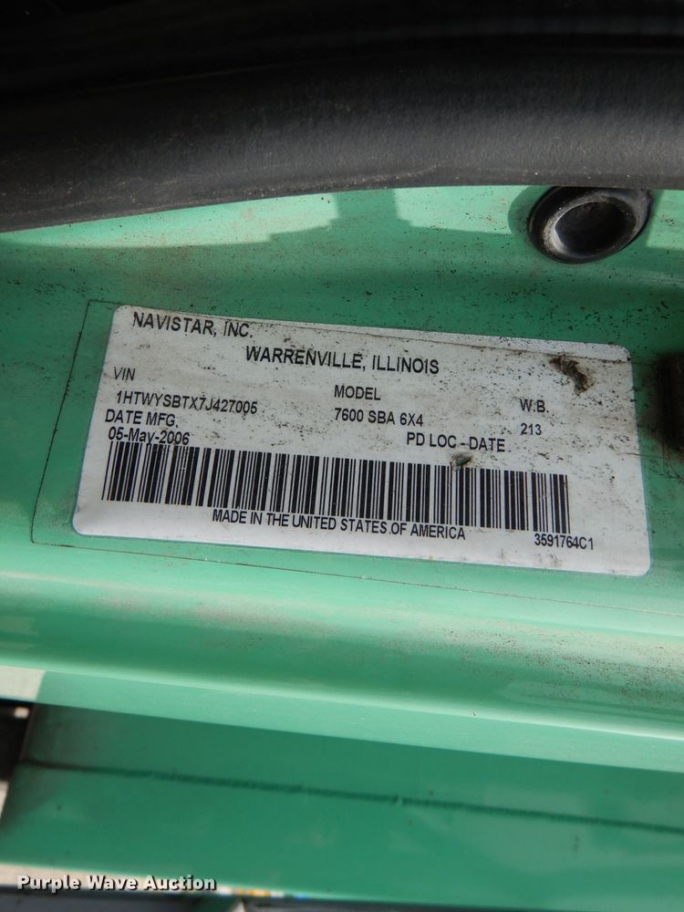 image for item DL8806 2007 International 7600  crane truck