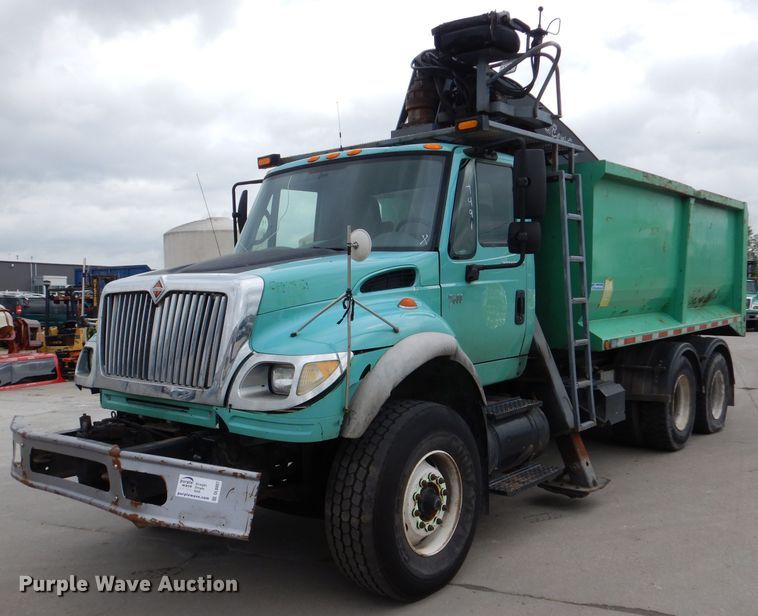 image for item DL8807 2007 International 7600  crane truck