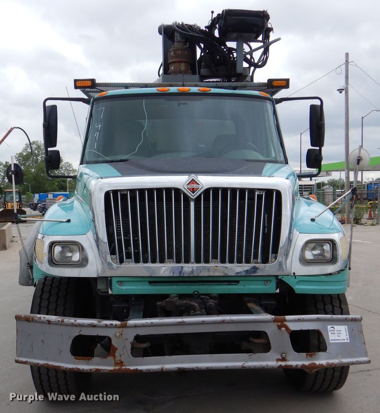 image for item DL8807 2007 International 7600  crane truck