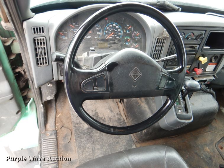 image for item DL8807 2007 International 7600  crane truck