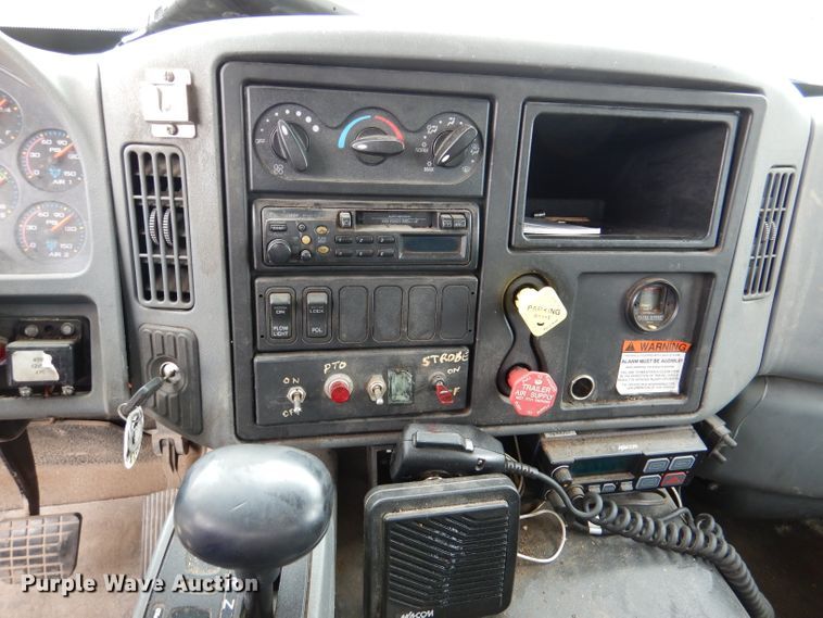 image for item DL8807 2007 International 7600  crane truck