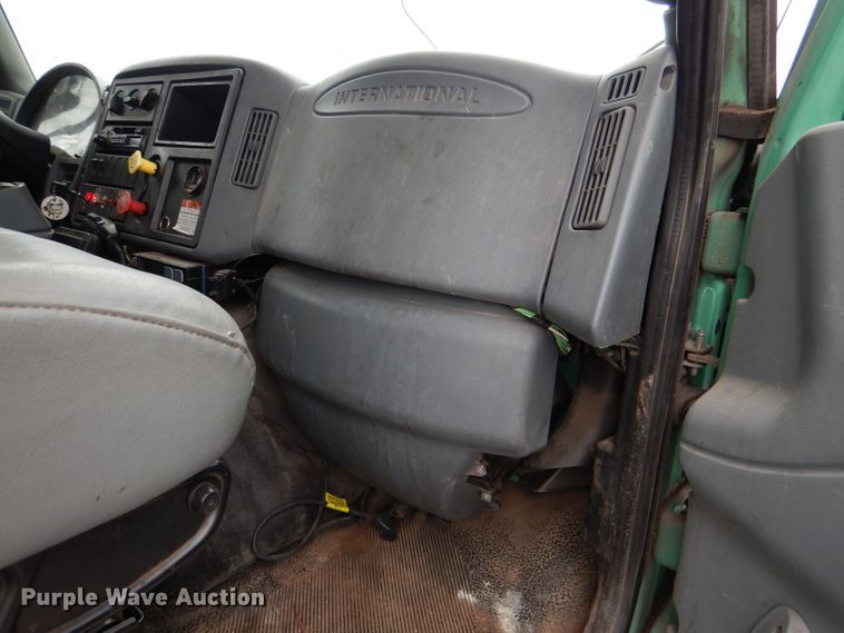 image for item DL8807 2007 International 7600  crane truck