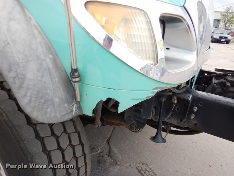 image for item DL8807 2007 International 7600  crane truck