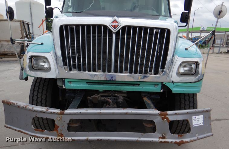 image for item DL8807 2007 International 7600  crane truck