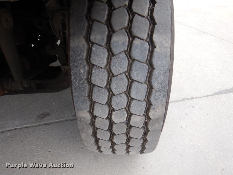 image for item DL8807 2007 International 7600  crane truck